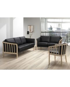 Sort læder sofasæt i bøgetræ.