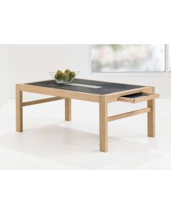 Sofabord med kakler og skuffer.