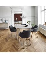 Rundt Skovby spisebord SM 112 i egetræ.